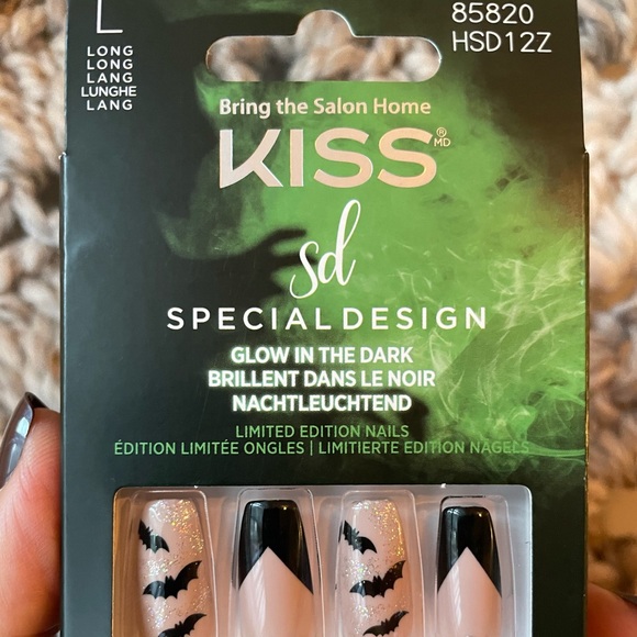 Kiss Halloween Bats Press On Nails NEW Glow in the Dark - Picture 3 of 6